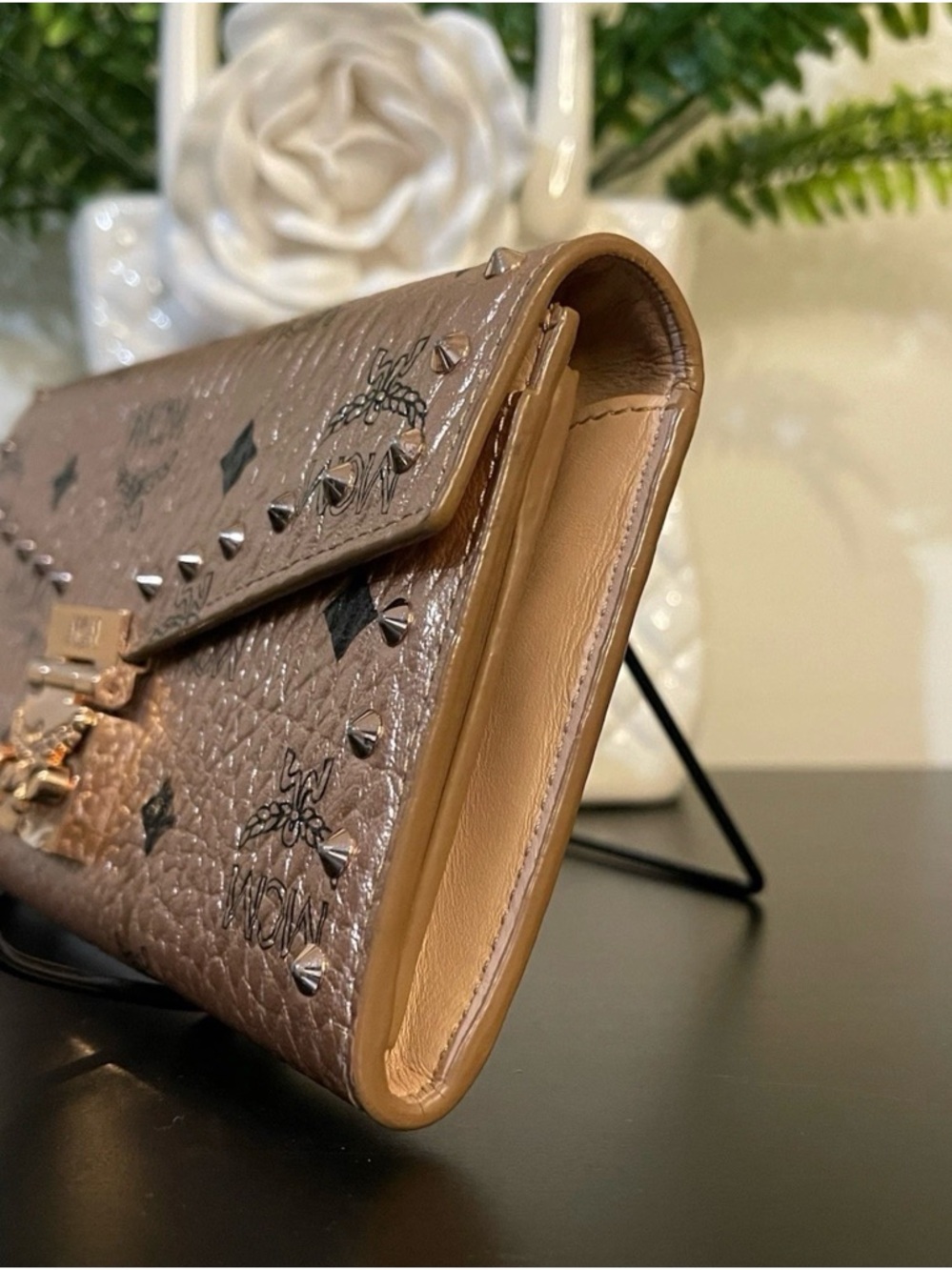 MCM Metallic Rose Gold Visetos Studded Crossbody w Silver Chain - Picture 3 of 8